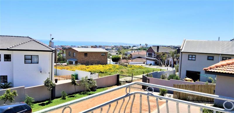 4 Bedroom Property for Sale in Myburgh Park Western Cape